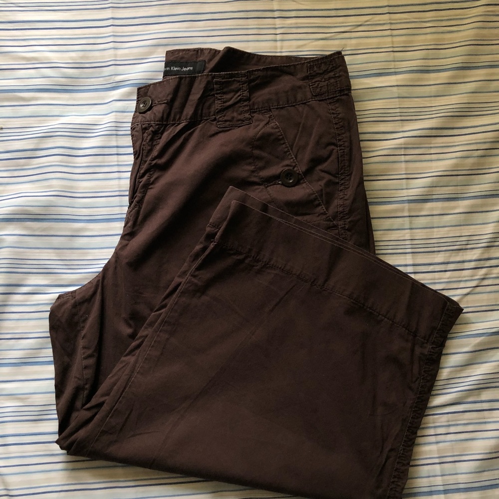Calvin Klein Jeans Brown Khaki Capris 14